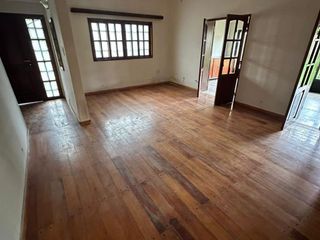 Foto 5 de VENTA CASA EN B° JURAMENTO, UNA CUADRA AV BELGRANO