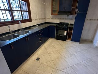 Foto 8 de VENTA CASA EN B° JURAMENTO, UNA CUADRA AV BELGRANO