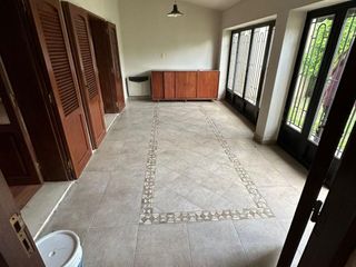 Foto 6 de VENTA CASA EN B° JURAMENTO, UNA CUADRA AV BELGRANO
