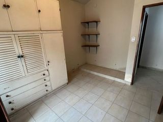 Foto 10 de VENTA CASA EN B° JURAMENTO, UNA CUADRA AV BELGRANO