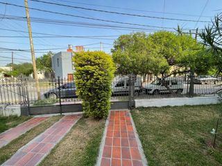 Foto 2 de VENTA CASA EN CALLE RIOJA AL 400 BARRIO CONGRESO