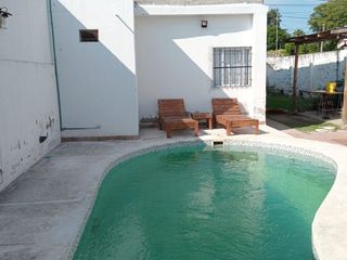 Foto 1 de VENTA CASA 3 DORMITORIOS BARRIO CABILDO