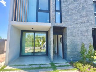 Foto 31 de CASA TRIPLEX EN VENTA A ESTRENAR - TIGRE SUNNY