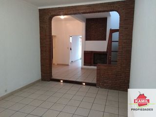 Foto 2 de Casa en venta de 4 dormitorios c/ cochera en Universitario
