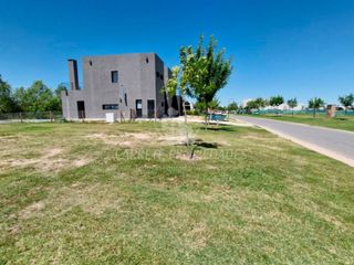 Foto 4 de Venta Lote. Barrio El Naudir. Aguas Privadas. Oportunidad.