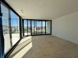 Foto 25 de Casa en venta de 4 dormitorios al Rio en Nordelta El Yacht