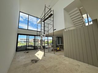 Foto 6 de Casa en venta de 4 dormitorios al Rio en Nordelta El Yacht