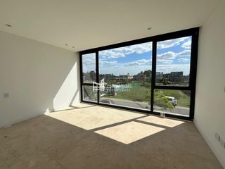 Foto 10 de Casa en venta de 4 dormitorios al Rio en Nordelta El Yacht