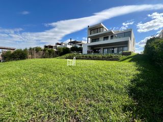 Foto 35 de Casa en venta de 4 dormitorios al Rio en Nordelta El Yacht