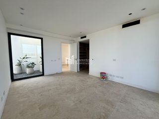 Foto 13 de Casa en venta de 4 dormitorios al Rio en Nordelta El Yacht
