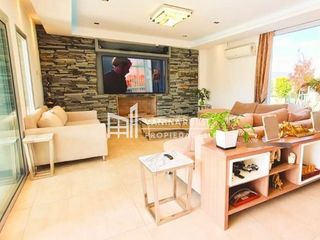 Foto 7 de Casa en alquiler de 4 dormitorios c/ cochera en Nordelta Los Lagos