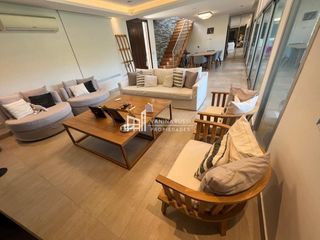 Foto 5 de Casa en alquiler de 4 dormitorios c/ cochera en Nordelta Los Lagos