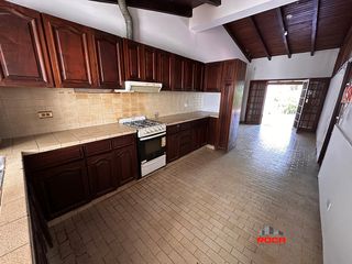 Foto 13 de Casa en venta de 3 dormitorios c/ cochera en Los Perales
