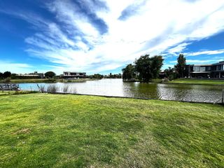 Foto 44 de Casa en venta de 4 dormitorios en El Cantón Norte al Lago