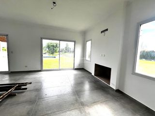 Foto 7 de Casa en venta de 4 dormitorios en El Cantón Norte al Lago