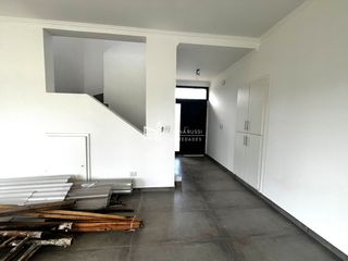 Foto 4 de Casa en venta de 4 dormitorios en El Cantón Norte al Lago