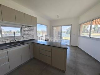Foto 10 de Casa en venta de 4 dormitorios en El Cantón Norte al Lago