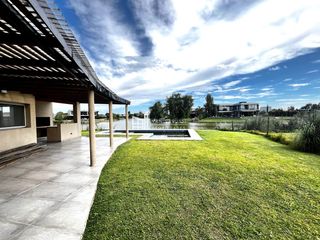 Foto 40 de Casa en venta de 4 dormitorios en El Cantón Norte al Lago