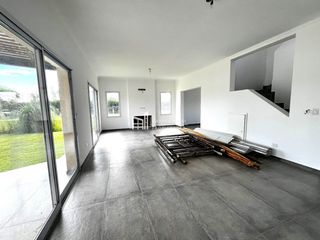 Foto 6 de Casa en venta de 4 dormitorios en El Cantón Norte al Lago