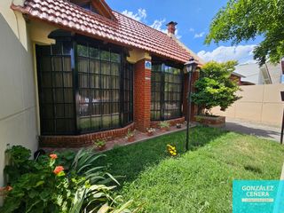 Foto 4 de Casa en venta de 2 dormitorios c/ cochera en Villa Floresta