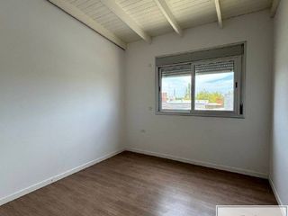 Foto 8 de Dúplex en venta de 3 dormitorios c/ cochera en Los Horneros
