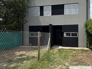 Foto 1 de Dúplex en venta de 3 dormitorios c/ cochera en Los Horneros