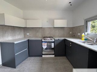 Foto 6 de Dúplex en venta de 3 dormitorios c/ cochera en Los Horneros