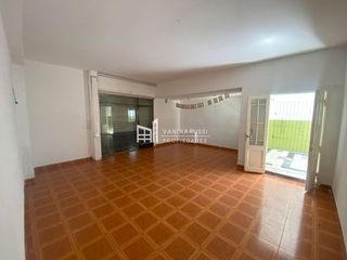 Foto 4 de Casa en alquiler de 7 dormitorios en Barrio Parque Gral San Martín