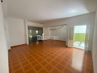 Foto 3 de Casa en alquiler de 7 dormitorios en Barrio Parque Gral San Martín