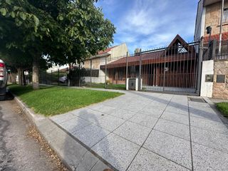 Foto 4 de VENTA casa con parque y cochera Punta Mogotes Mar del Plata 4 ambientes