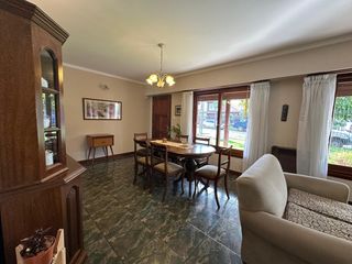 Foto 7 de VENTA casa con parque y cochera Punta Mogotes Mar del Plata 4 ambientes