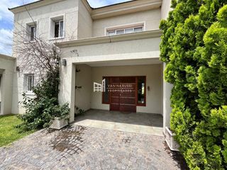Foto 6 de Casa en venta en Haras Santa María al golf