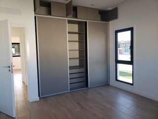 Foto 18 de Casa en venta de 3 dormitorios c/ cochera en Rumenco joven