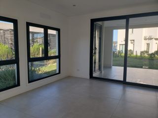 Foto 7 de Casa en venta de 3 dormitorios c/ cochera en Rumenco joven