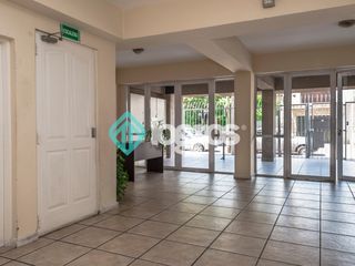 Foto 4 de Departamento en venta de 3 dormitorios con cochera en Microcentro