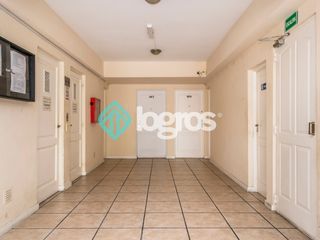 Foto 2 de Departamento en venta de 3 dormitorios con cochera en Microcentro