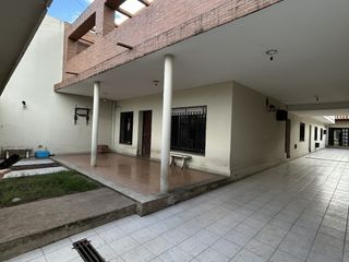 Foto 2 de Casa en venta de 6 dormitorios c/ cochera en Centro