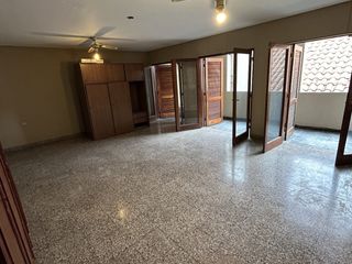 Foto 33 de Casa en venta de 6 dormitorios c/ cochera en Centro
