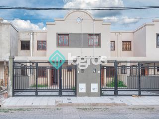 Foto 1 de Dúplex en venta de 3 dormitorios en barrio Pereyra Rozas