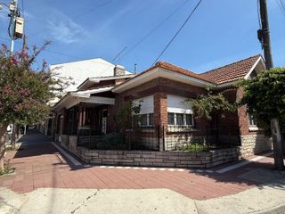 Foto 3 de Venta Chalet Chauvin Mar del Plata 4 Ambientes c/ Garaje.