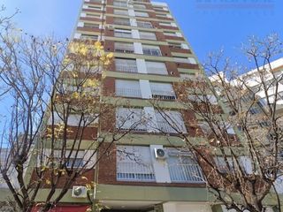 Foto 1 de Departamento amoblado en alquiler de 2 dormitorios c/ cochera. Patricios 60