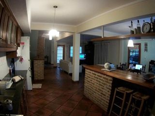 Foto 2 de 56 E/ 135 y 136 - CASA DE 2 DOR (LOS HORNOS)