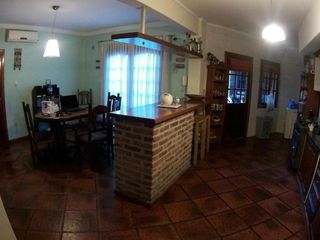 Foto 4 de 56 E/ 135 y 136 - CASA DE 2 DOR (LOS HORNOS)