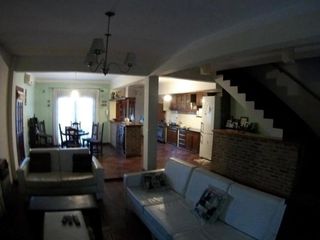 Foto 3 de 56 E/ 135 y 136 - CASA DE 2 DOR (LOS HORNOS)