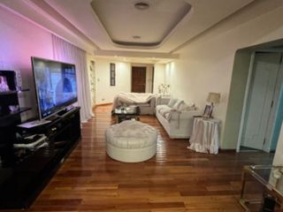 Foto 4 de EXCELENTE CASA – 5 AMB – ¡ TERRAZA CON DECK Y PISCINA !