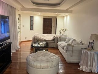 Foto 5 de EXCELENTE CASA – 5 AMB – ¡ TERRAZA CON DECK Y PISCINA !