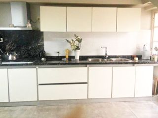 Foto 10 de EXCELENTE CASA – 5 AMB – ¡ TERRAZA CON DECK Y PISCINA !