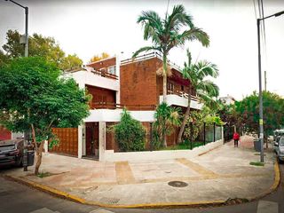 Foto 3 de EXCELENTE CASA – 5 AMB – ¡ TERRAZA CON DECK Y PISCINA !