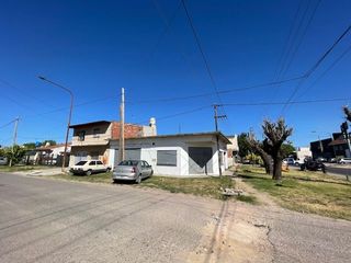 Foto 1 de 137 y 524 - CASA + 3 LOCALES COMERCIALES