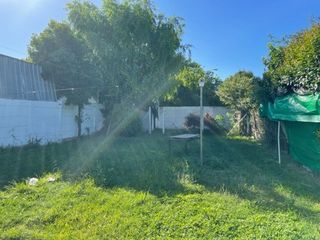 Foto 13 de 80 bis e/ 137 y 138 (Los Hornos) - CASA DE 3 AMB.
